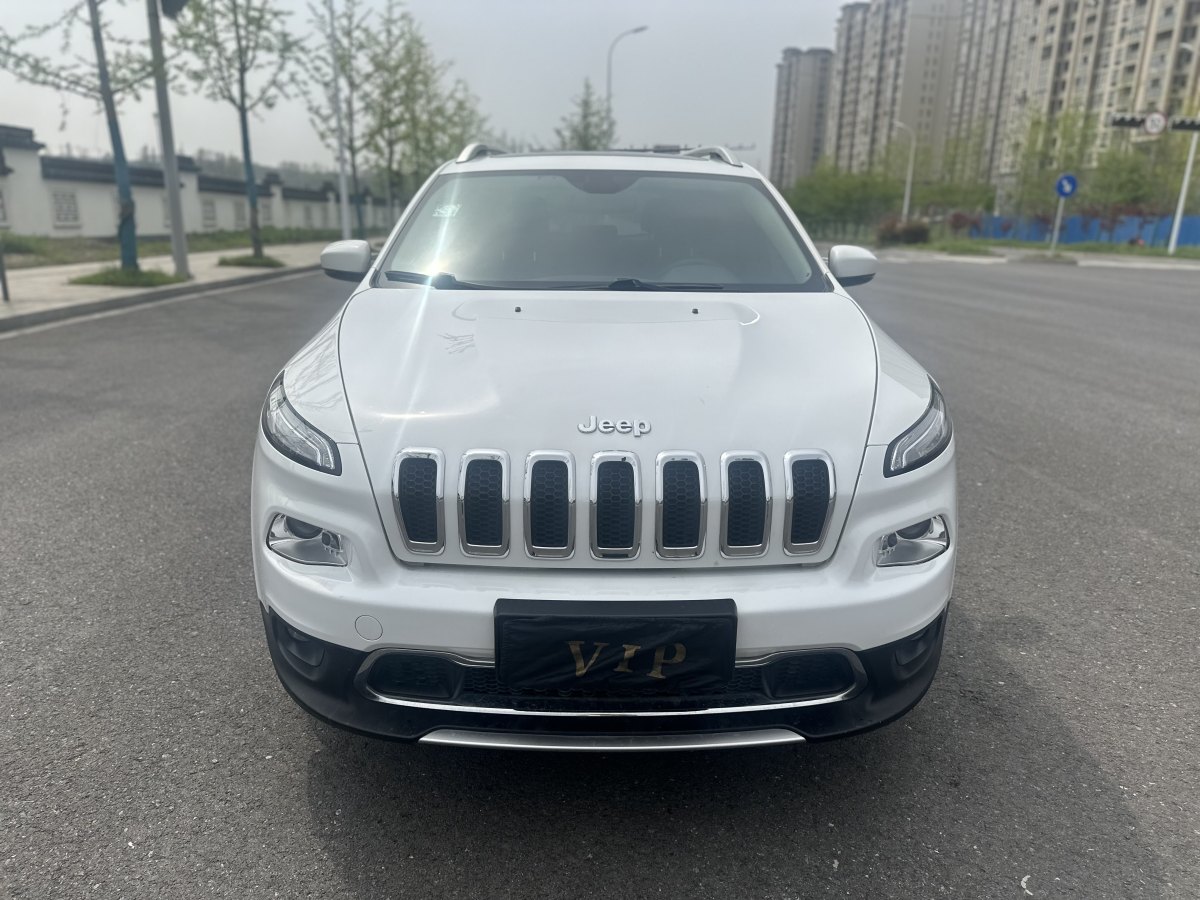 Jeep 自由光  2017款 2.0L 优越版图片