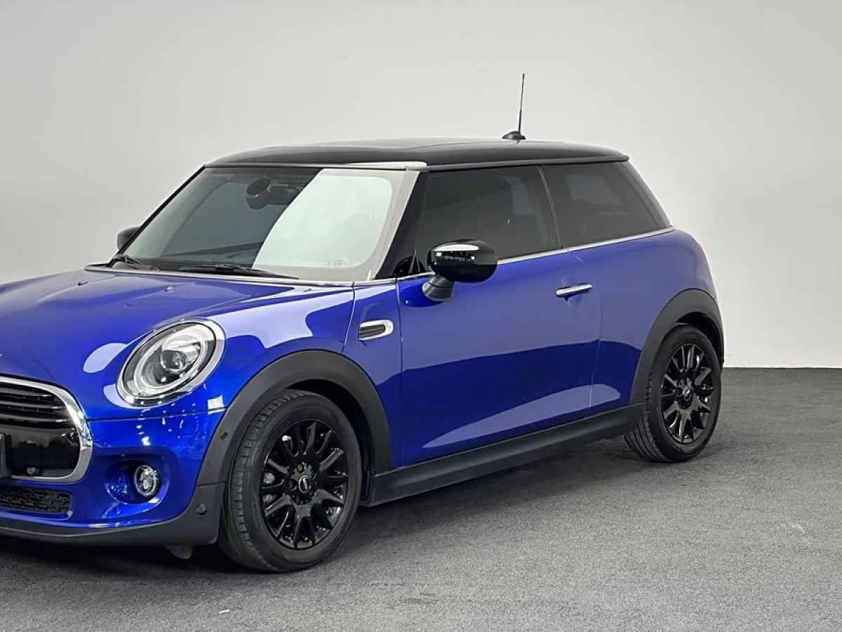 MINI MINI  2020款 1.5T COOPER 經(jīng)典派圖片