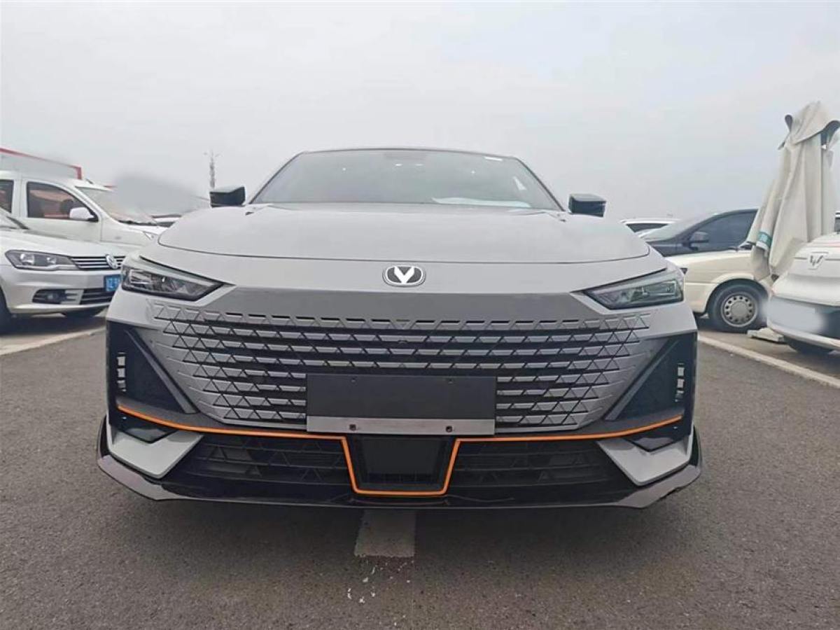 長(zhǎng)安 長(zhǎng)安UNI-V  2022款 1.5T 運(yùn)動(dòng)版圖片