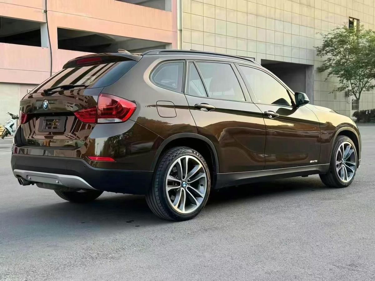 寶馬 寶馬X1  2015款 xDrive20i X套裝晉級(jí)版圖片