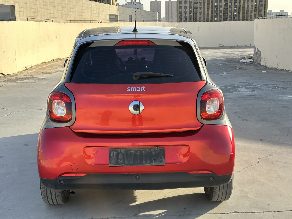 smart forfour  2017款 0.9T 66千瓦摯愛特別版圖片