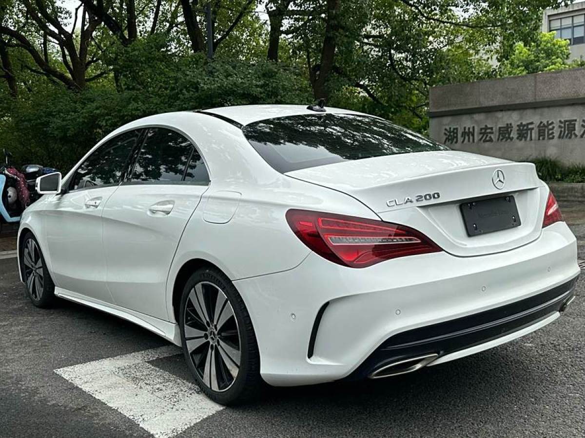 奔馳 奔馳CLA級(jí)  2018款 CLA 200 時(shí)尚型圖片