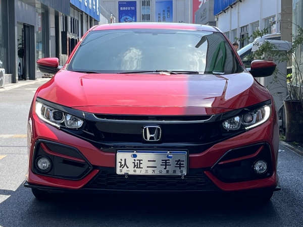 本田 思域  2021款 HATCHBACK 220TURBO CVT新锐控