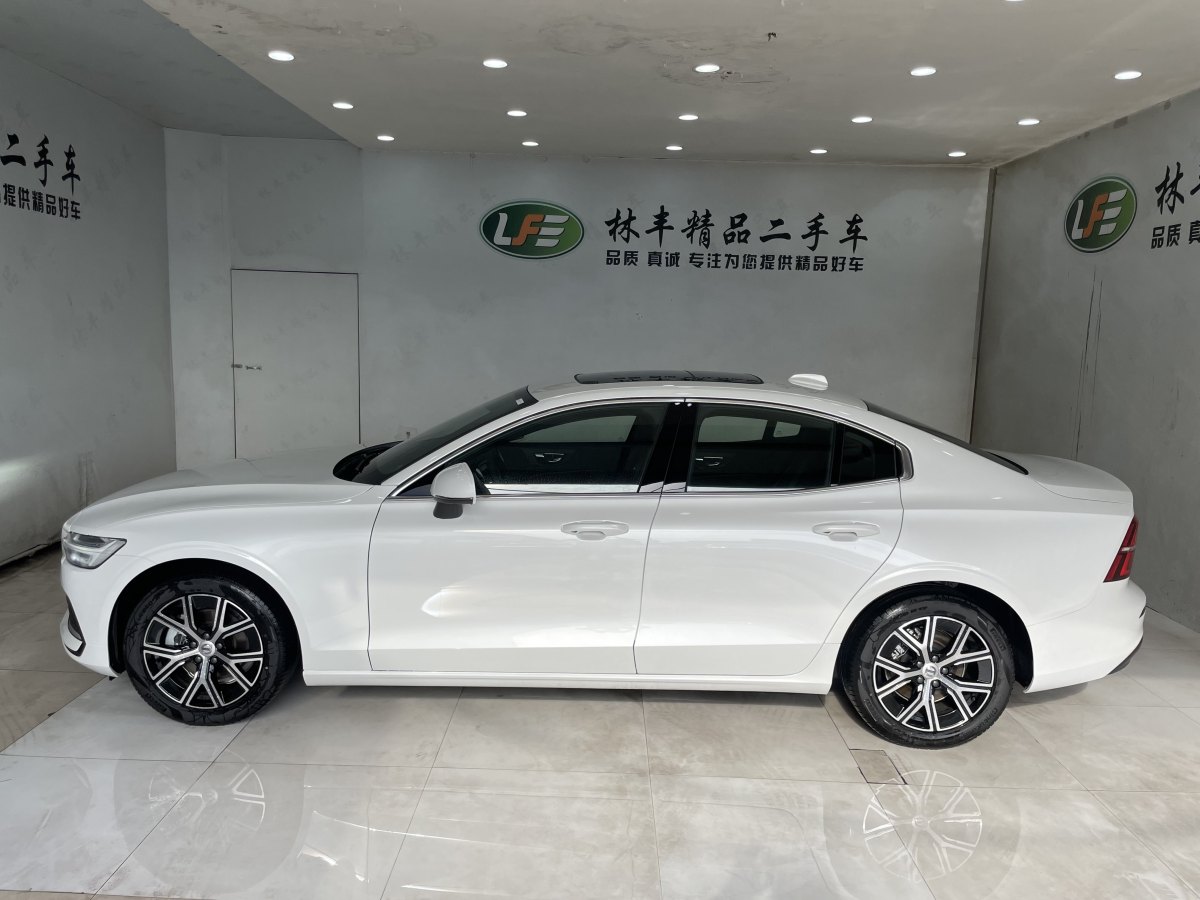 沃爾沃 S60L  2024款 B4 智逸豪華版圖片