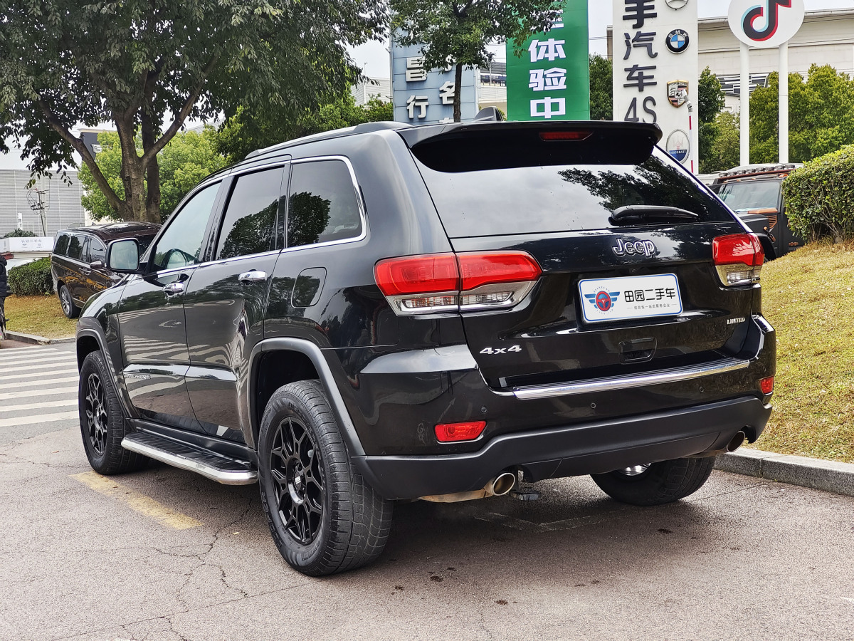 Jeep 大切諾基  2015款 3.0L 舒享導(dǎo)航版圖片