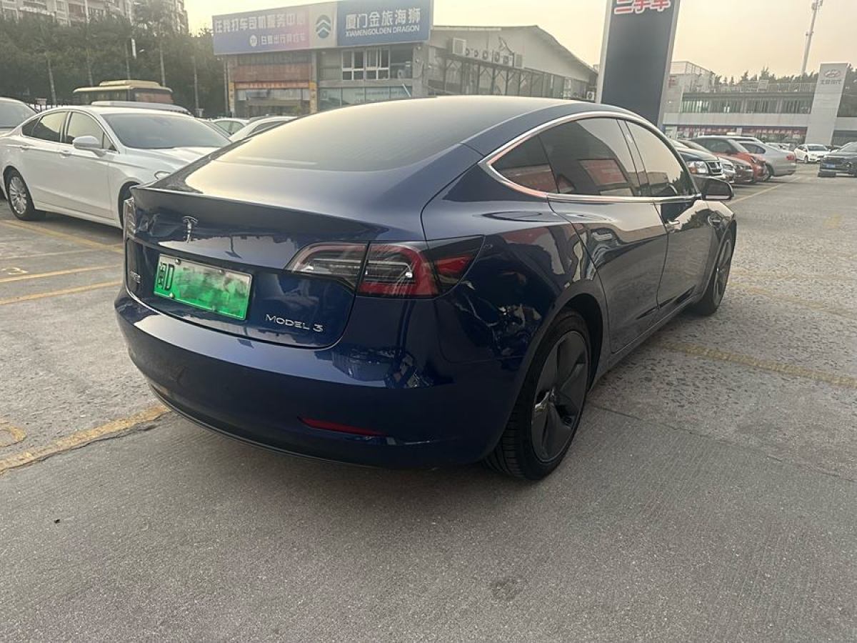 特斯拉 Model 3  2021款 改款 標(biāo)準(zhǔn)續(xù)航后驅(qū)升級(jí)版圖片