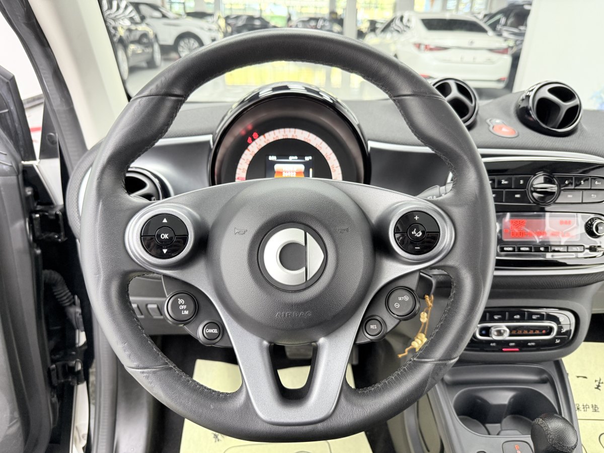 smart fortwo  2019款 0.9T 66千瓦硬頂風擎版 國VI圖片