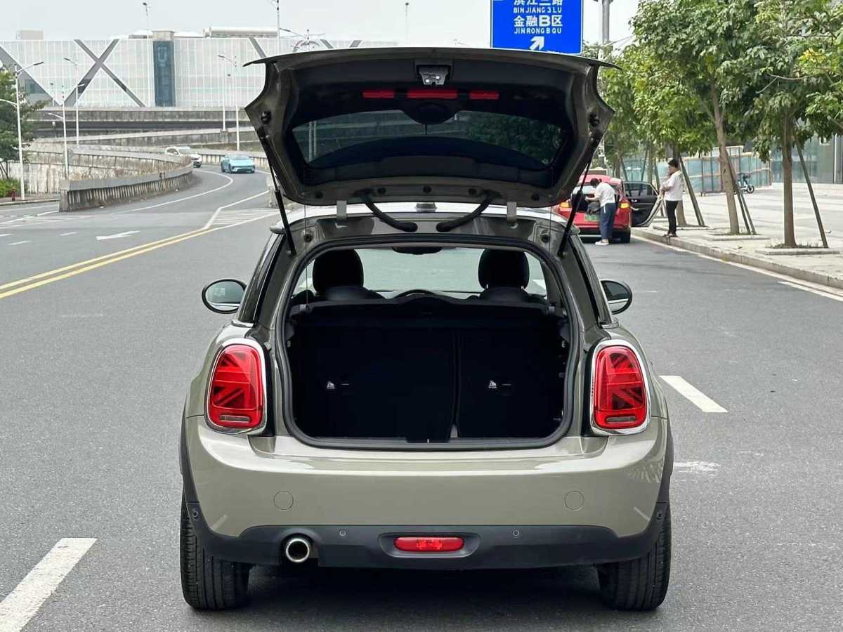 2019年11月MINI COUNTRYMAN  2018款 1.5T COOPER 經(jīng)典派