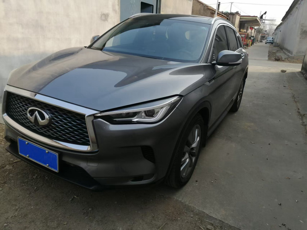 英菲尼迪 QX50  2020款 改款 2.0T 兩驅(qū)時(shí)尚版圖片