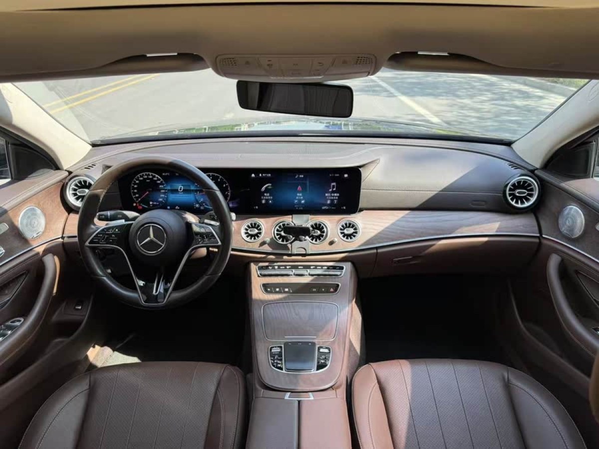 奔馳 奔馳E級(jí)  2021款 改款 E 300 L 豪華型圖片