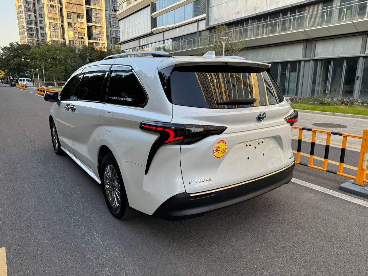 丰田 赛那SIENNA  2023款 2.5L混动 舒适版图片