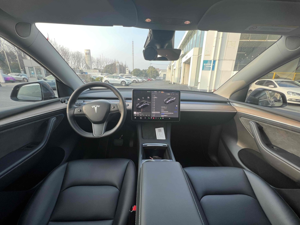 特斯拉 Model 3  2023款 長續(xù)航煥新版 雙電機全輪驅(qū)動圖片