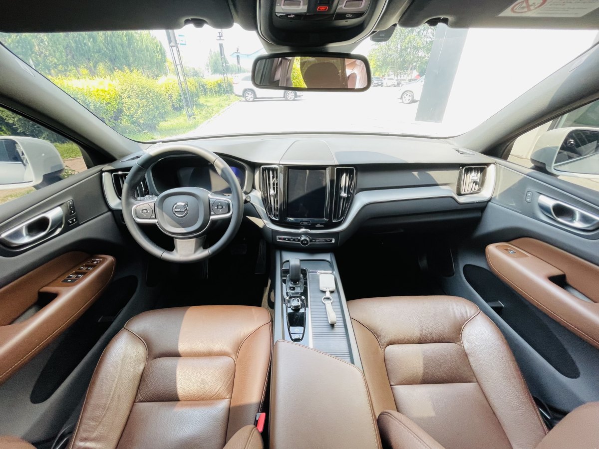 2024年6月沃爾沃 XC60  2023款 B5 四驅(qū)智逸豪華版