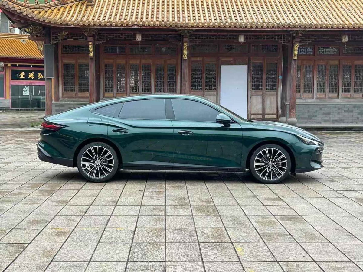 名爵 MG Cyberster  2024款 520km 傳奇四驅(qū)紅篷版圖片