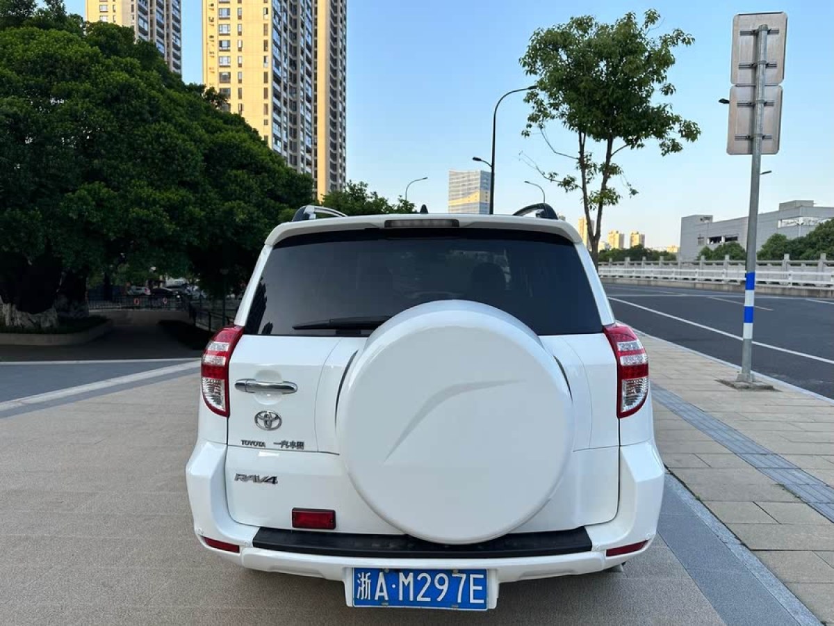 豐田 RAV4榮放  2010款 2.0L 自動(dòng)豪華升級(jí)版圖片