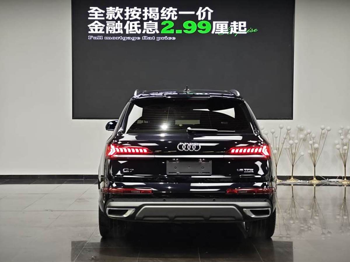 奧迪 奧迪Q7  2024款 55 TFSI quattro S line運(yùn)動型圖片