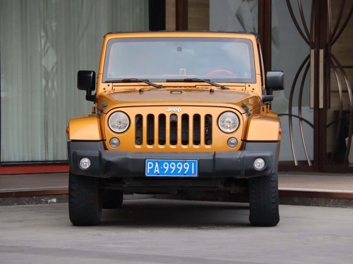 Jeep 牧马人  2014款 3.0L Sahara 四门版图片