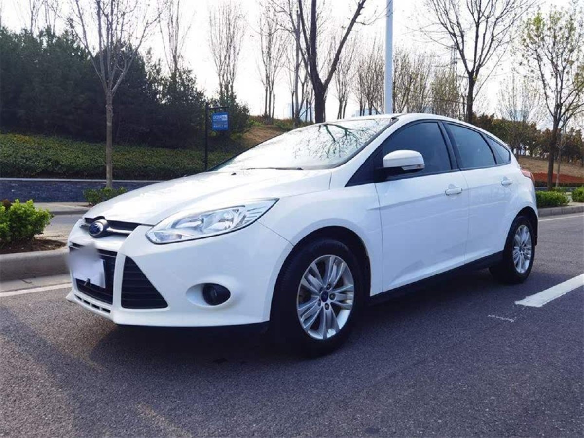 福特 ?？怂? 2012款 兩廂 1.6L 自動舒適型圖片