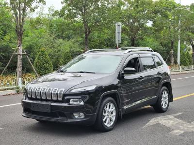 2017年5月 Jeep 自由光 2.0L 優(yōu)越版圖片