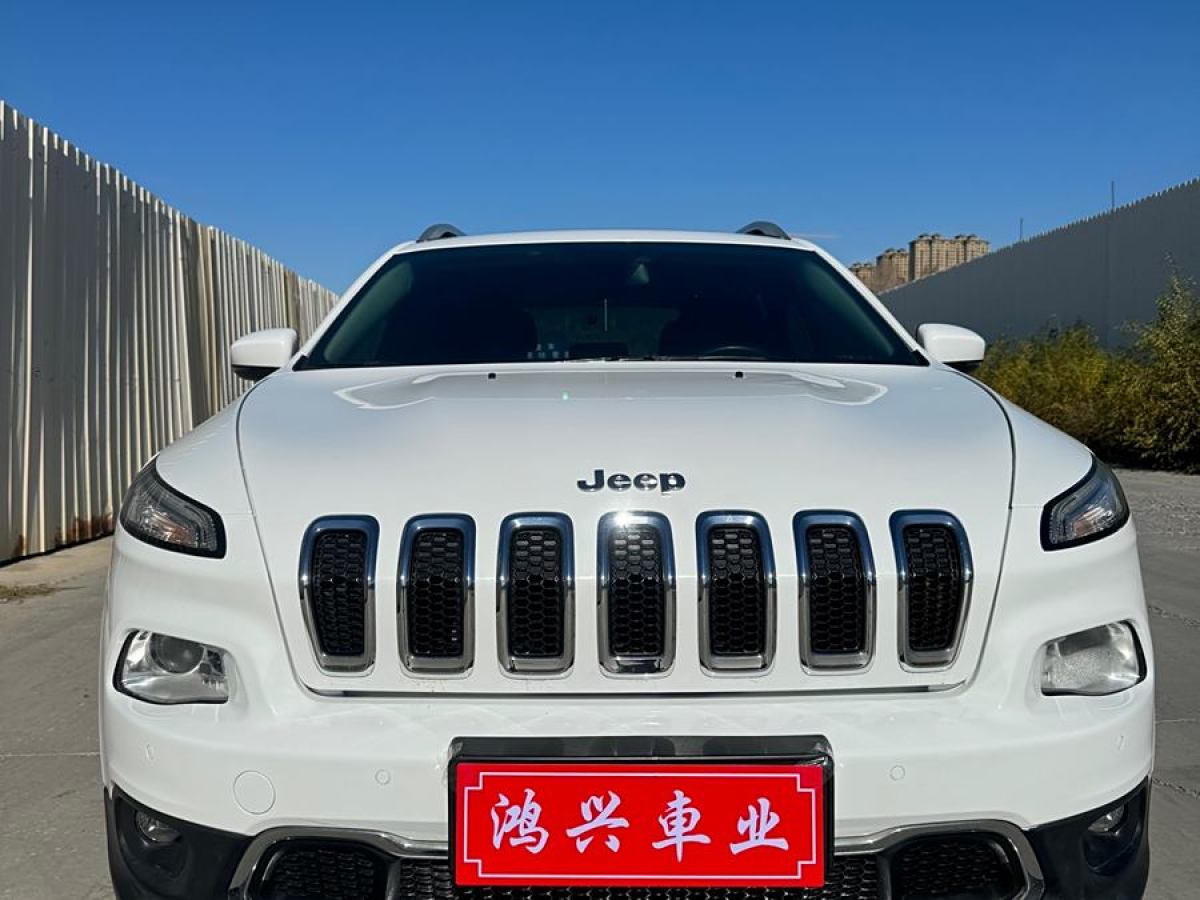 Jeep 自由光  2016款 2.4L 專業(yè)版圖片