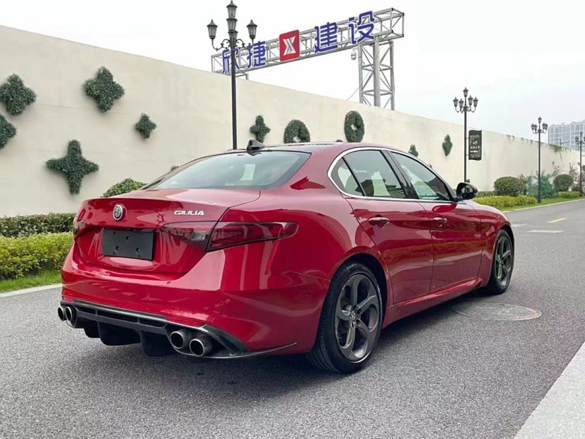 2017年4月阿爾法·羅密歐 Giulia  2017款 2.0T 200HP 豪華版