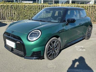 2024年11月 MINI 電動MINI COOPER 452km COOPER SE 賽車手圖片