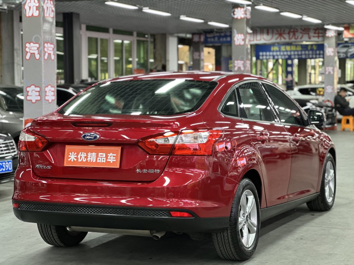 福特 福克斯  2012款 三廂 1.6L 自動風(fēng)尚型圖片