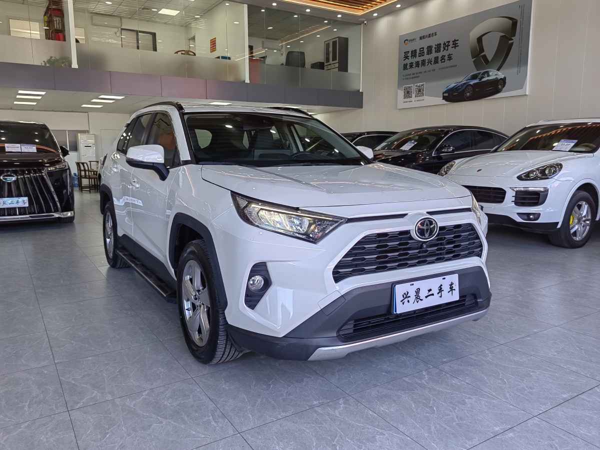 豐田 RAV4  2018款 榮放 2.0L CVT兩驅(qū)風(fēng)尚版圖片