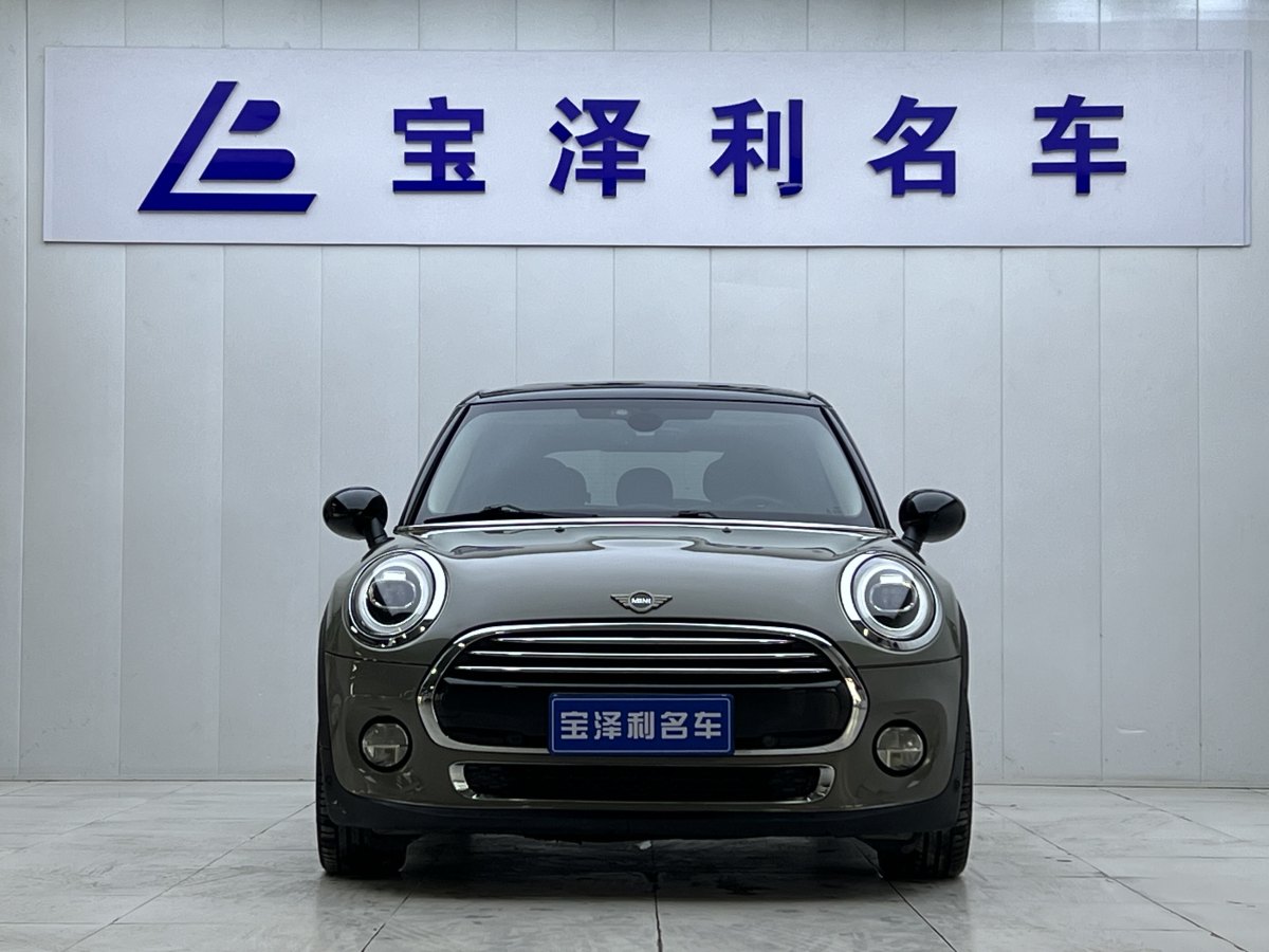 MINI MINI  2018款 1.5T COOPER 藝術(shù)家 五門(mén)版圖片