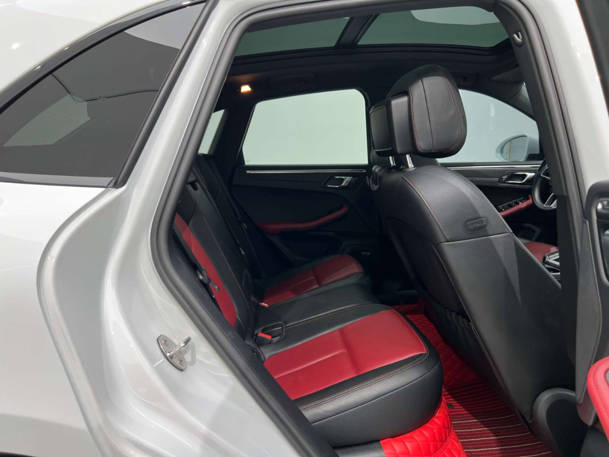 保時(shí)捷 Macan  2023款 Macan 2.0T圖片