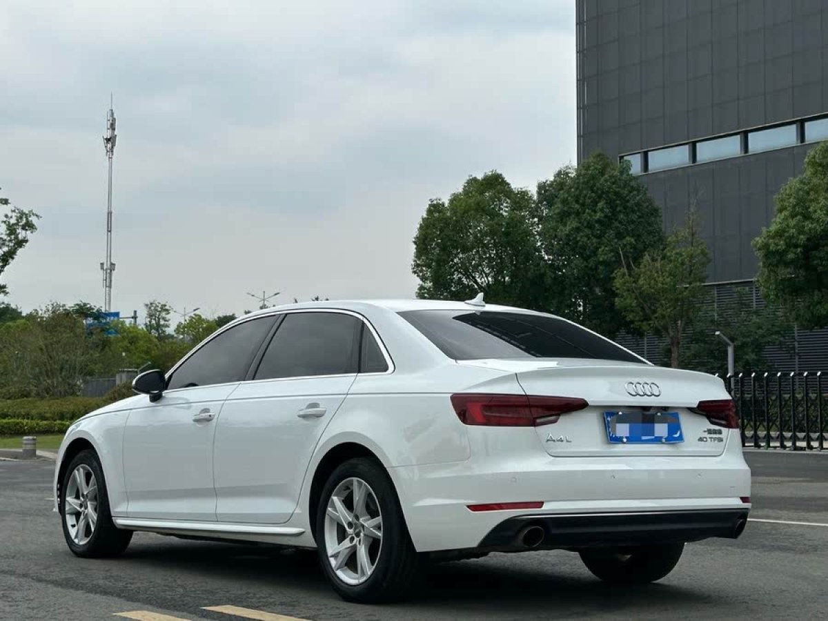 奧迪 奧迪A4L  2018款 30周年年型 40 TFSI 進(jìn)取型圖片