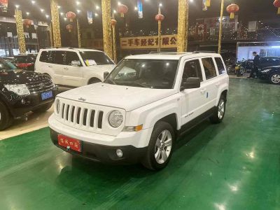 2014年1月 Jeep 自由客(進(jìn)口) 2.0L 運(yùn)動(dòng)增強(qiáng)版圖片