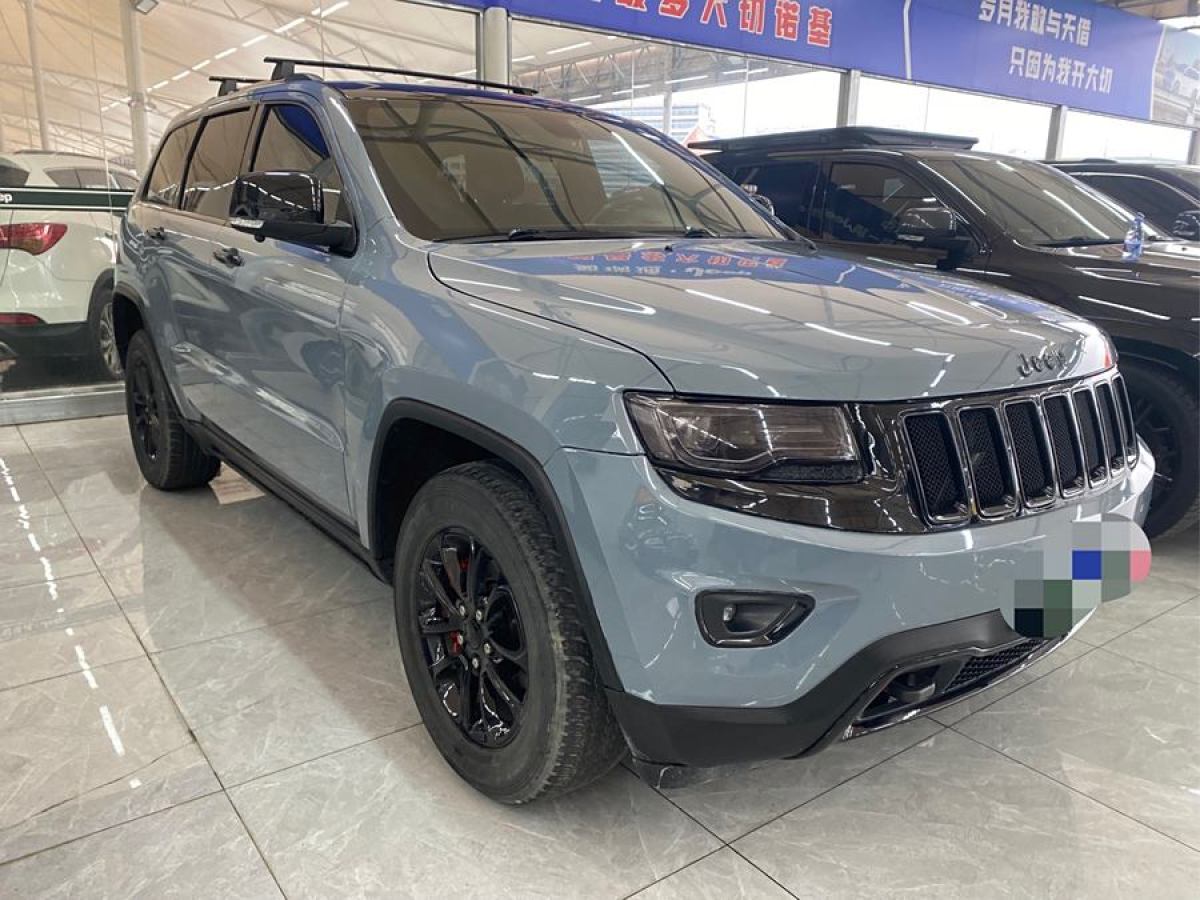 2014年7月Jeep 大切諾基  2014款 3.0L 舒享導(dǎo)航版