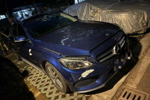 奔馳C級(jí) 奔馳 C 300 L