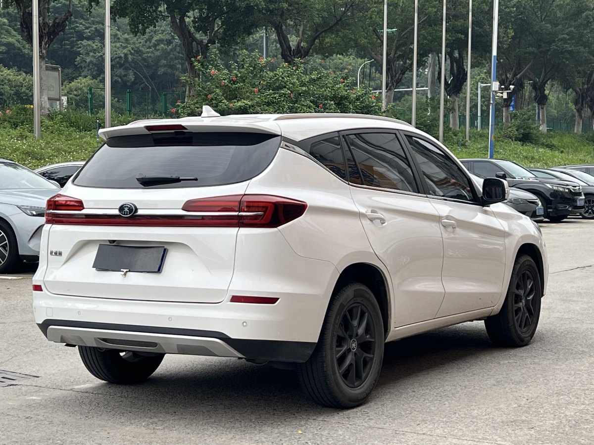 比亞迪 宋  2021款 經(jīng)典版 1.5T 自動(dòng)精英型圖片