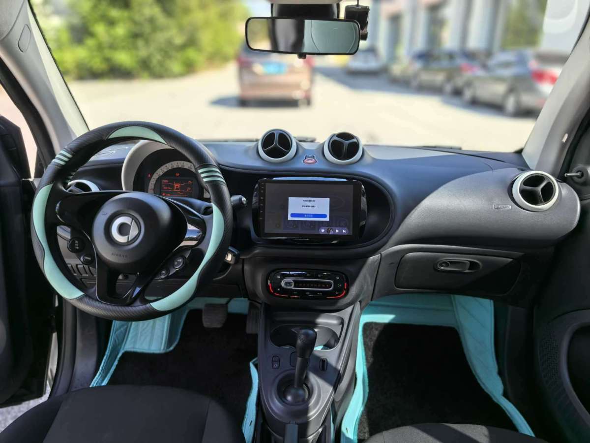 smart fortwo  2015款 1.0L 52千瓦硬顶灵动版图片