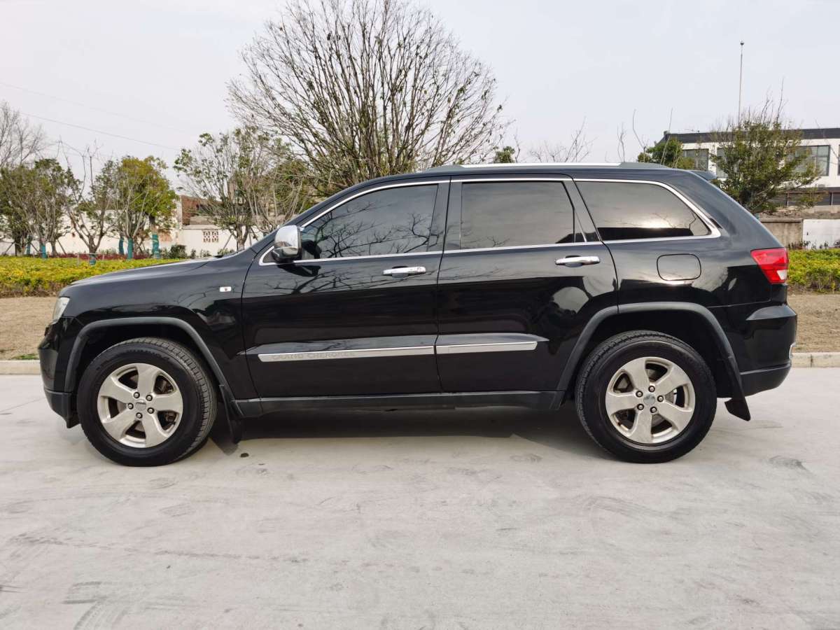 Jeep 大切诺基  2011款 3.6L 豪华导航版图片