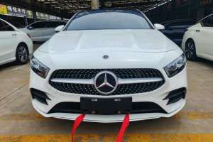奔馳A級(jí) 奔馳 A 200 L 運(yùn)動(dòng)轎車時(shí)尚型