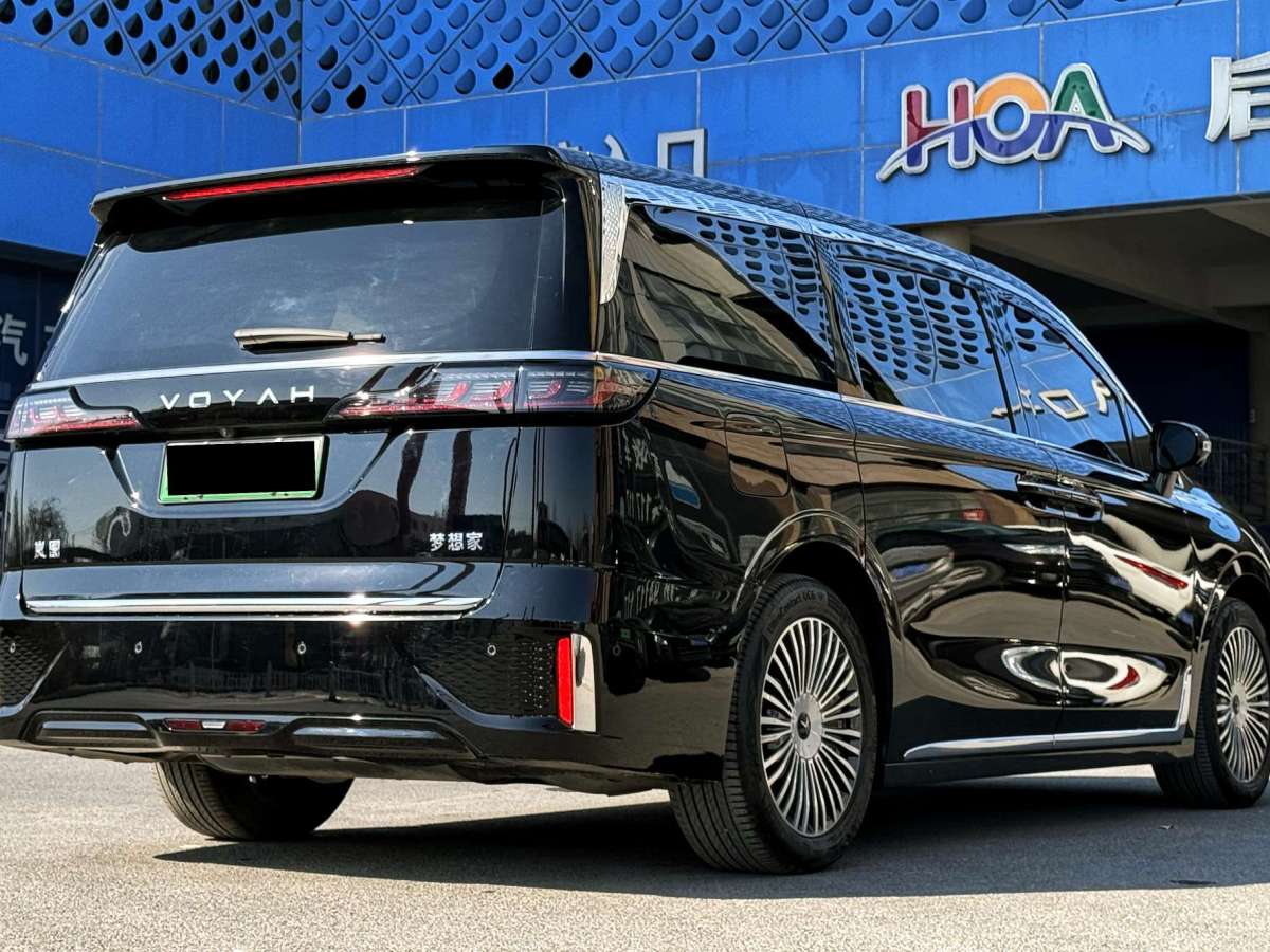 嵐圖 夢想家  2025款 PHEV 四驅(qū)尊貴鯤鵬版圖片