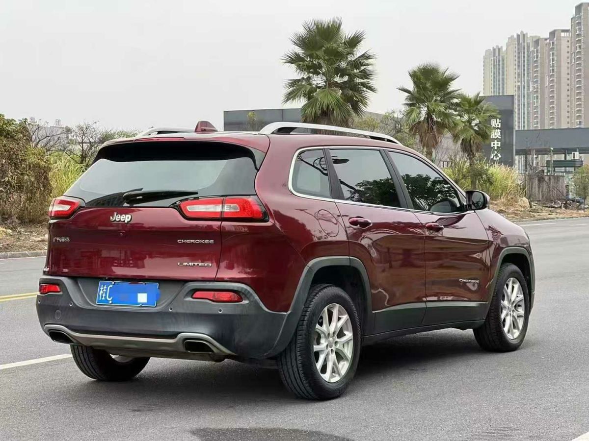 Jeep 自由光  2019款 2.0L 兩驅(qū)優(yōu)享版圖片