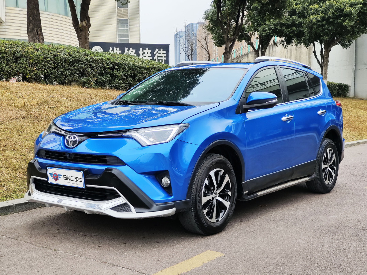 2017年8月豐田 RAV4  2016款 榮放 2.0L CVT兩驅(qū)風(fēng)尚版