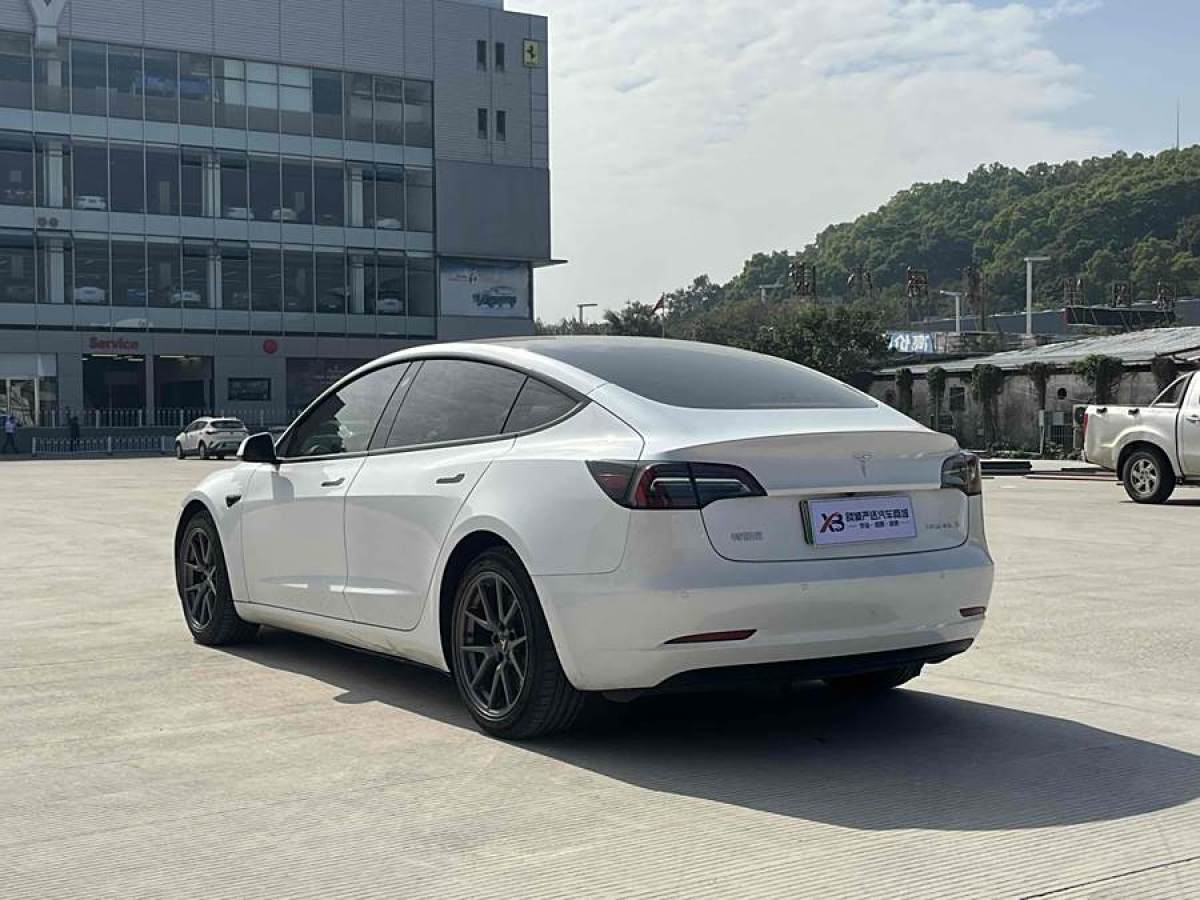 特斯拉 Model 3  2021款 改款 標(biāo)準(zhǔn)續(xù)航后驅(qū)升級(jí)版圖片