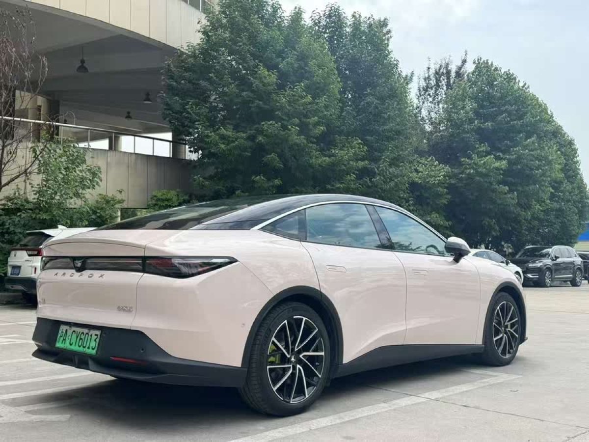 北汽新能源 極狐 阿爾法S5  2024款 708MAX 200kW圖片
