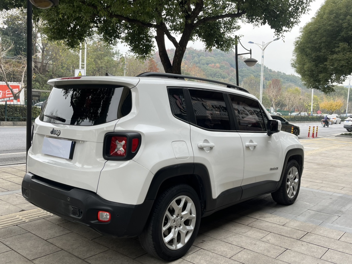 Jeep 自由俠  2016款 1.4T 自動(dòng)勁能版圖片