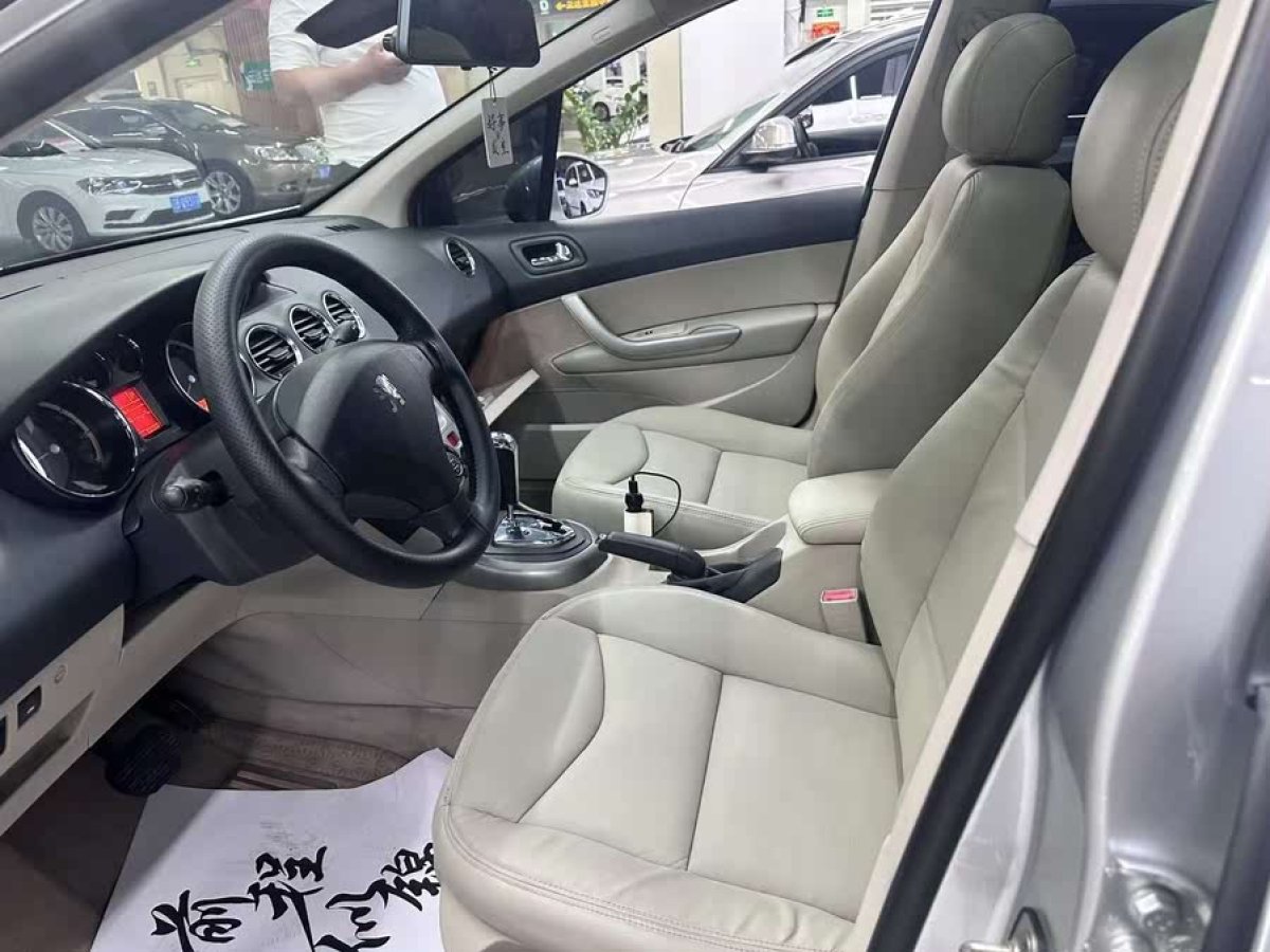 標(biāo)致 408  2012款 2.0L 羅蘭?加洛斯版圖片