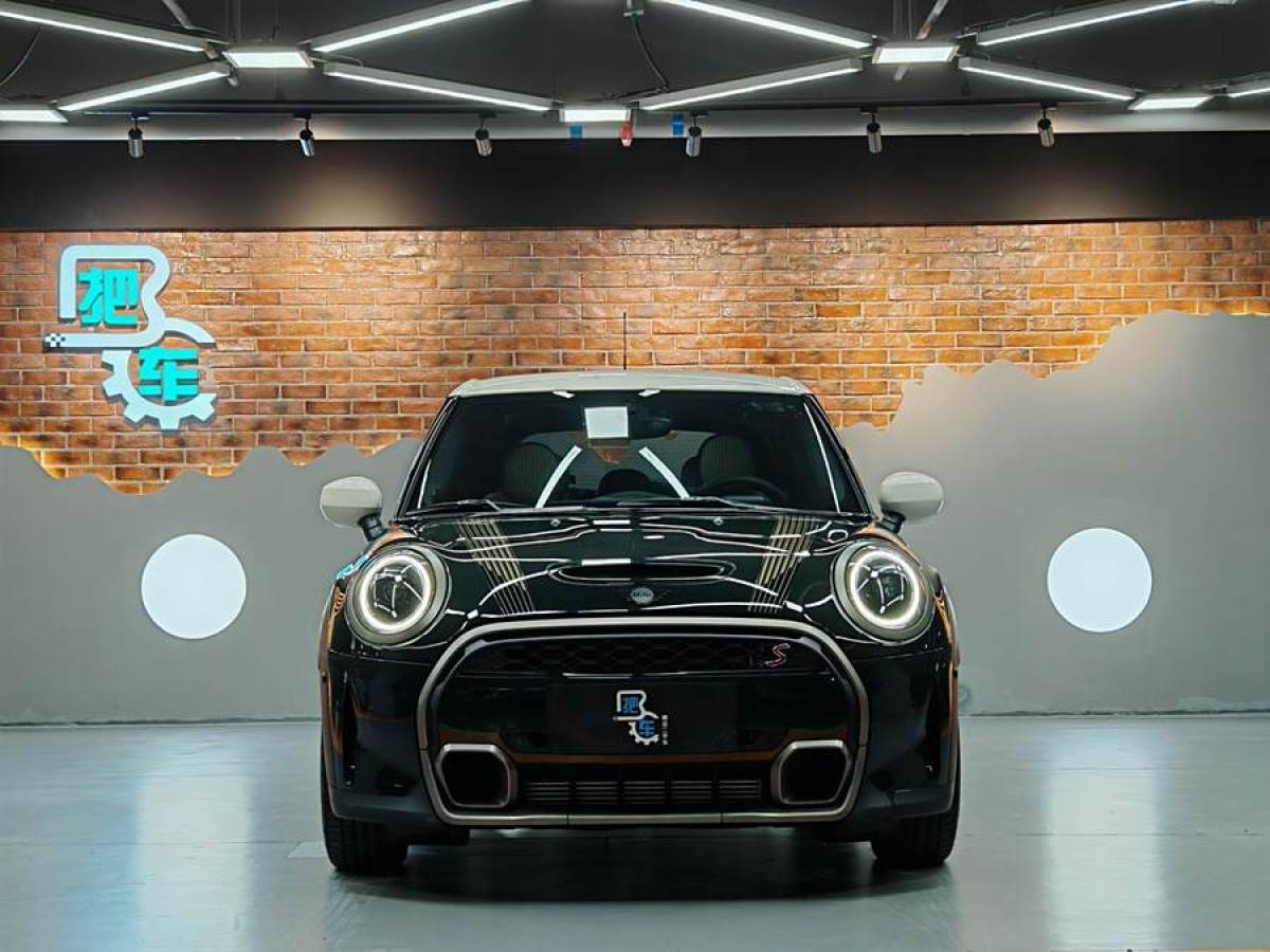 MINI MINI  2022款 2.0T COOPER S 執(zhí)迷特別版 五門版圖片