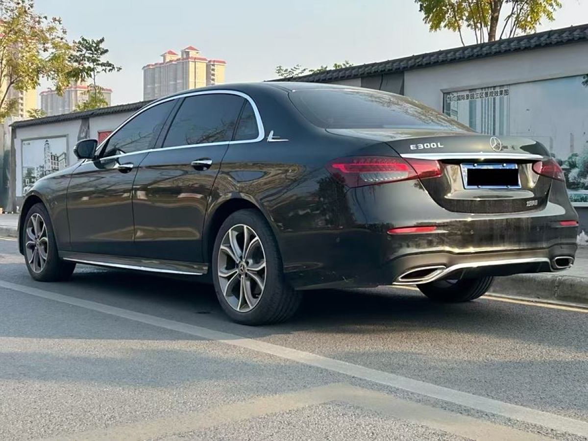 奔馳 奔馳E級(jí)  2022款 改款 E 300 L 豪華型圖片