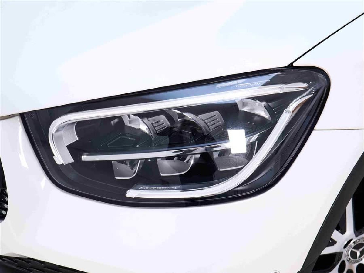 奔馳 奔馳GLC  2023款 改款 GLC 260 4MATIC 轎跑SUV圖片