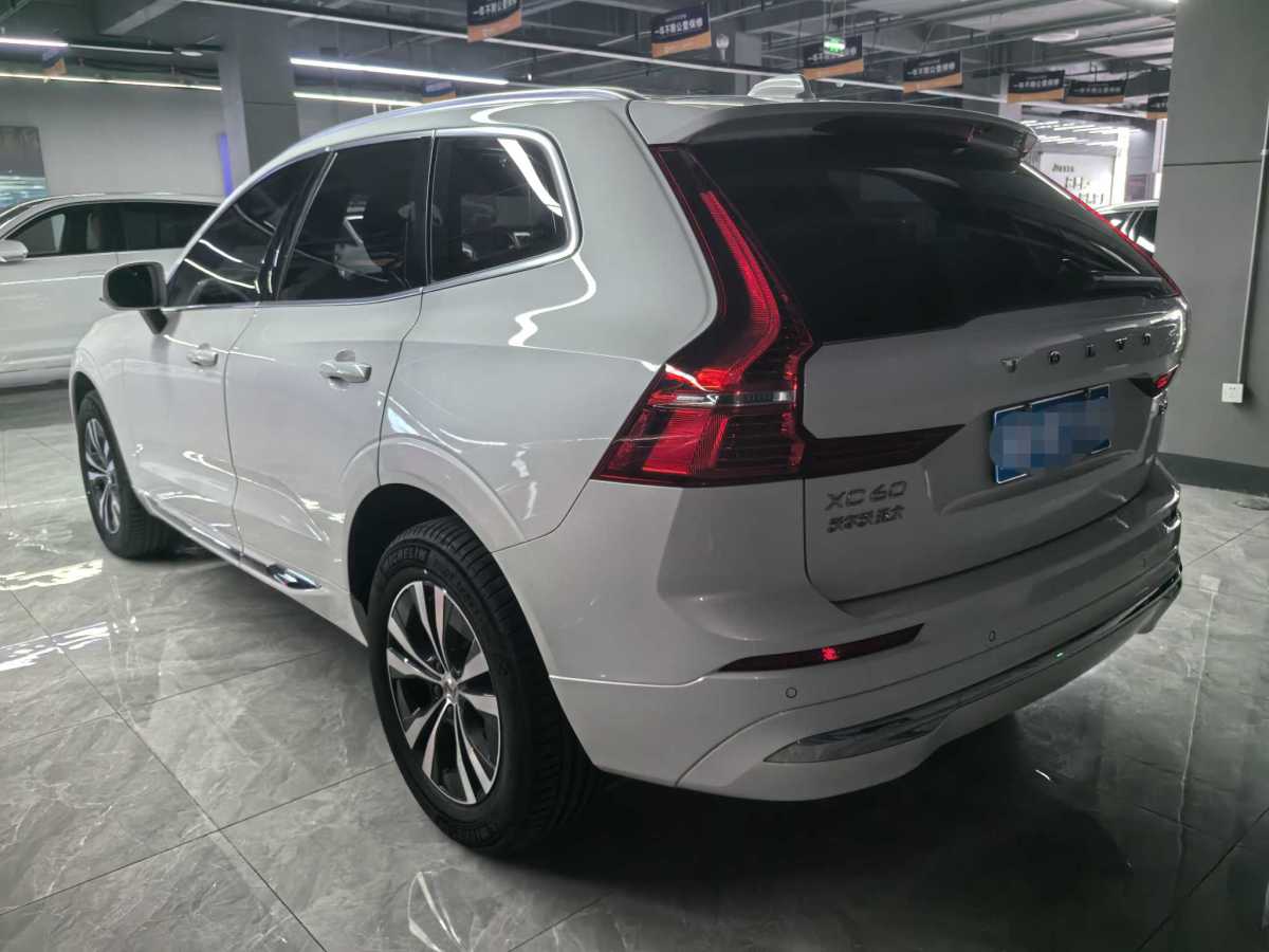 沃爾沃 XC60  2023款 B5 四驅(qū)智逸豪華版圖片