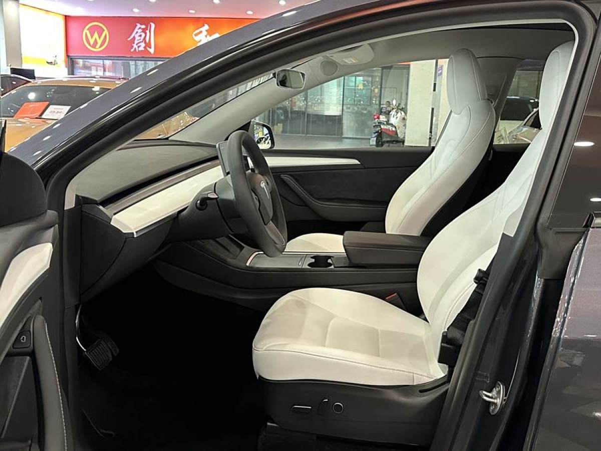 特斯拉 Model 3  2022款 改款 長(zhǎng)續(xù)航全輪驅(qū)動(dòng)版圖片